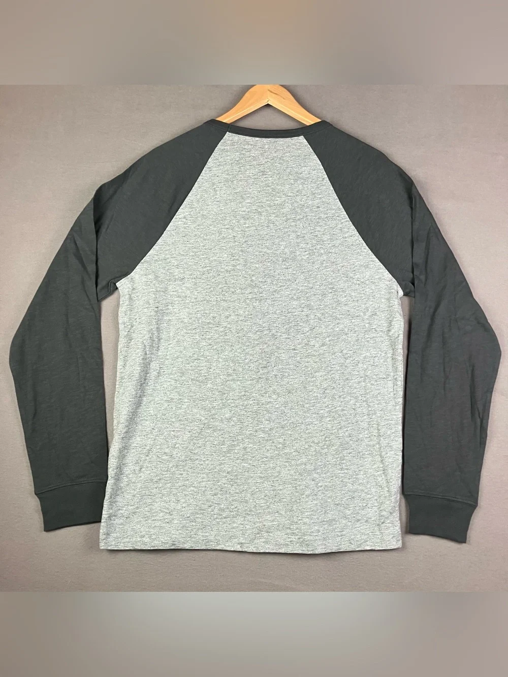 J. Crew Mercantile Men’s Size M Raglan Baseball Shirt Long Sleeve Gray NWT!